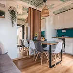 Rresort Homes - Swimming Pool & Sauna Реваль