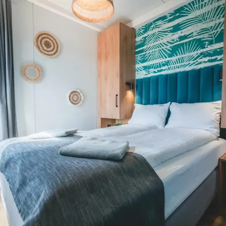 Nyaraló Rresort Homes - Heated Swimming Pool & Sauna