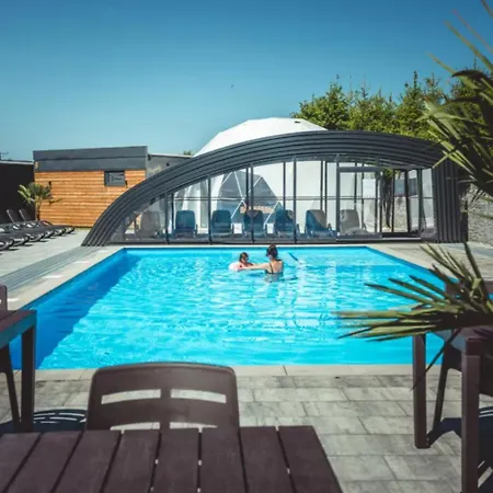 Rresort Homes - Heated Swimming Pool & Sauna *