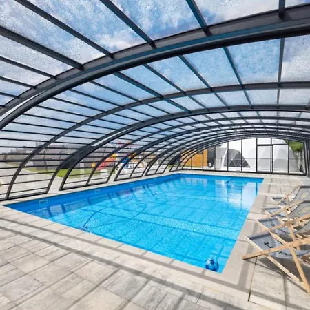 Nyaraló Rresort Homes - Heated Swimming Pool & Sauna