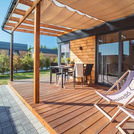 Nyaraló Rresort Homes - Heated Swimming Pool & Sauna *